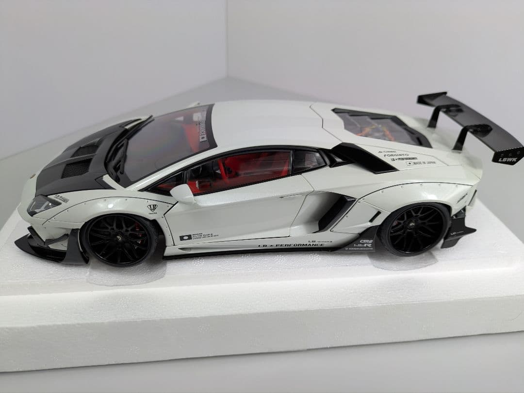 1/18 ミニカー ランボルギーニ アヴェンタドール リバティウォーク Aa