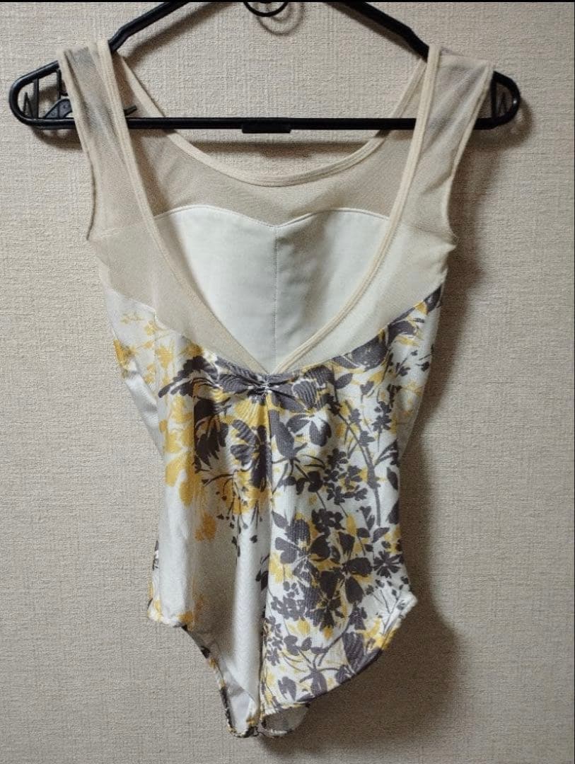 unoa ウノア　花柄レオタード M Lサイズ