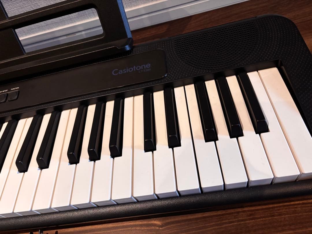 25年製　美品　CASIO Casiotone 61鍵 ブラック　CT-S300