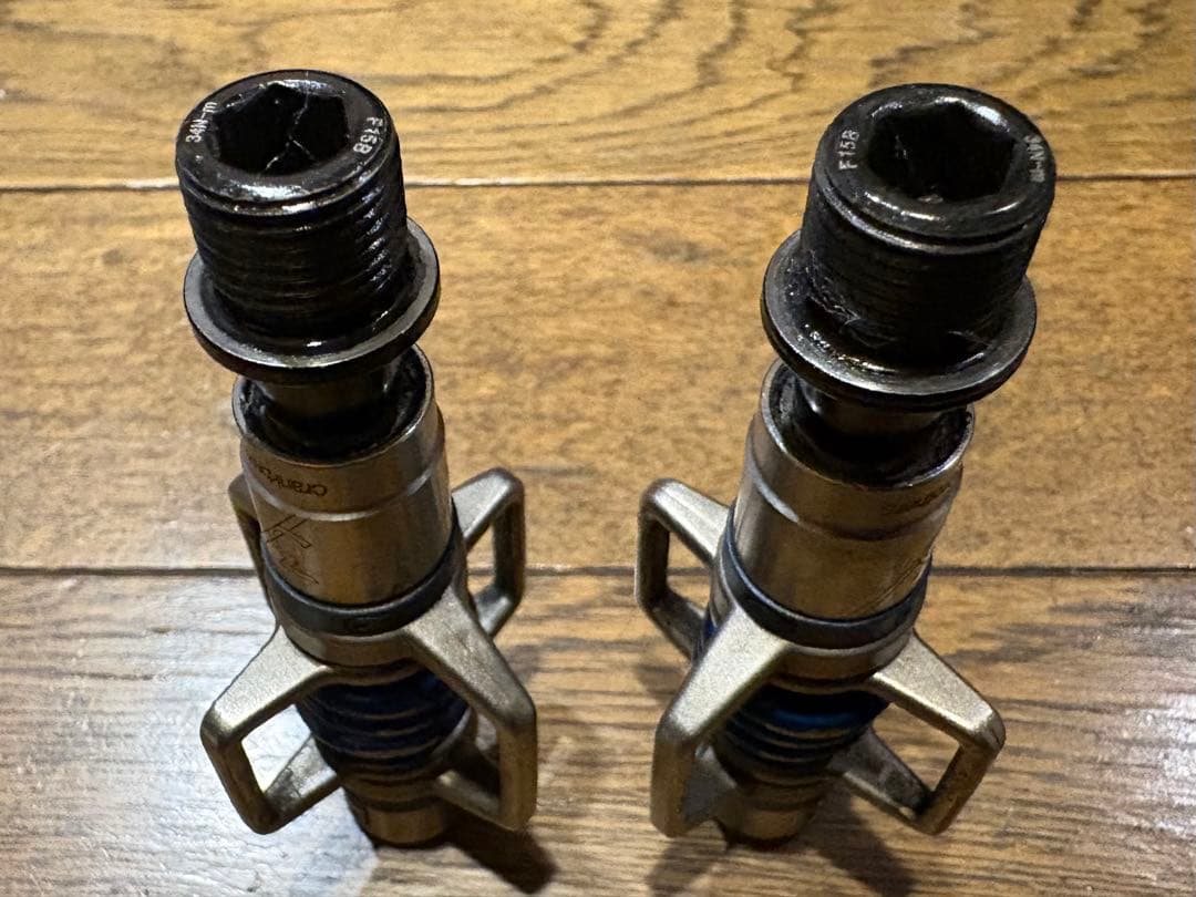 Crank brothers EGGBEATER3ビンディングペダル