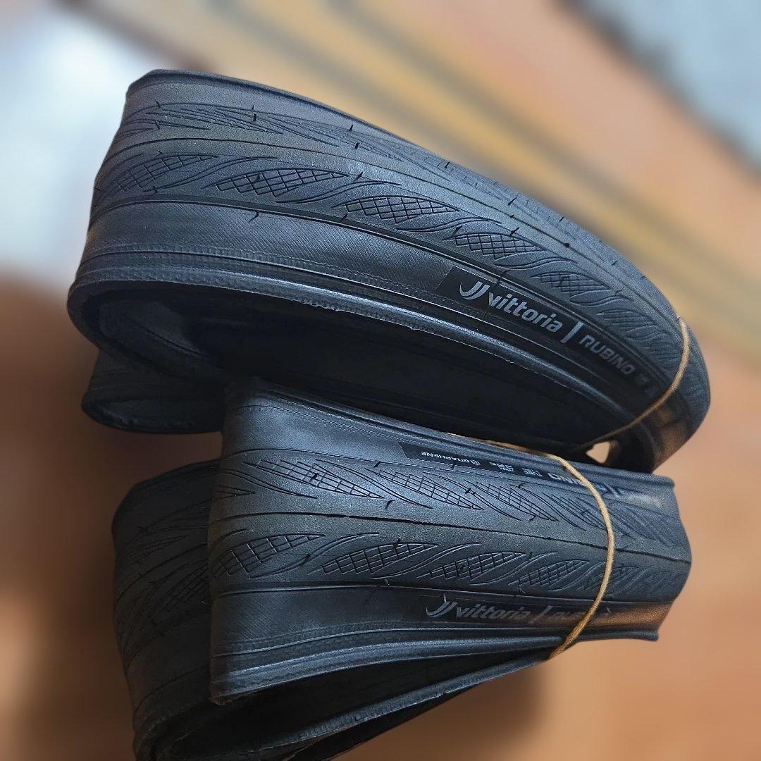 【未使用美品】Vittoria rubino クリンチャータイヤ 700x28C