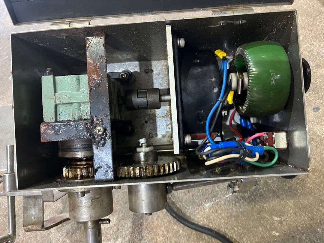 ヒーロー　24v 巻取り機　左使用