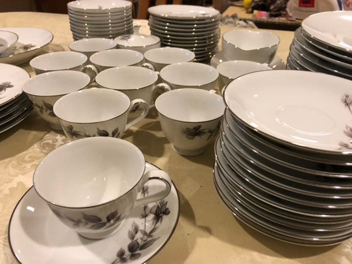 【美品・値下げ・限定品】ノリタケ　食器82点