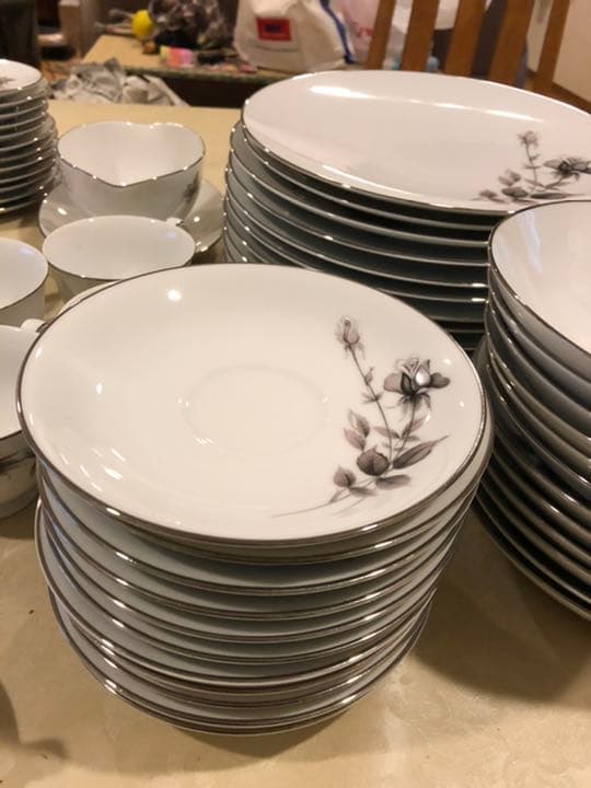 【美品・値下げ・限定品】ノリタケ　食器82点