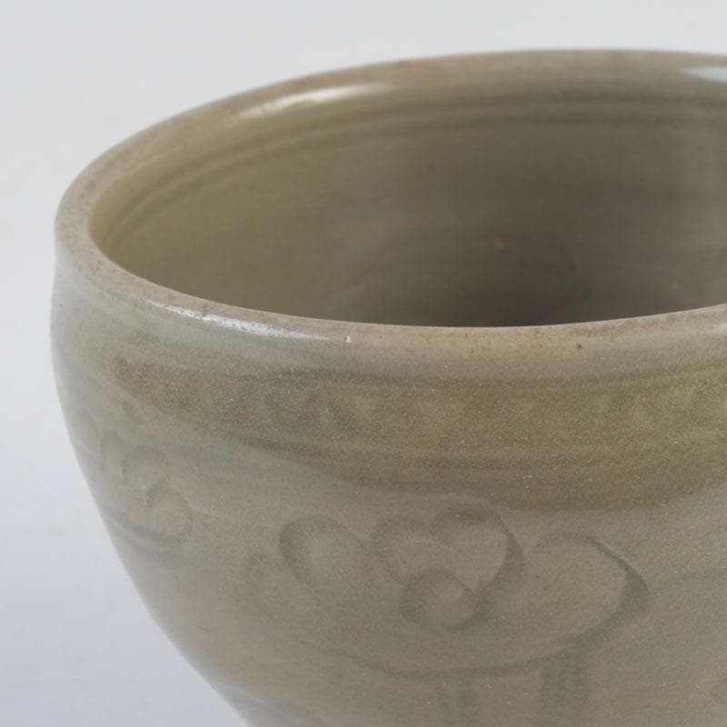 中国　龍泉窯　青磁　印刻花文　茶碗　V　9984
