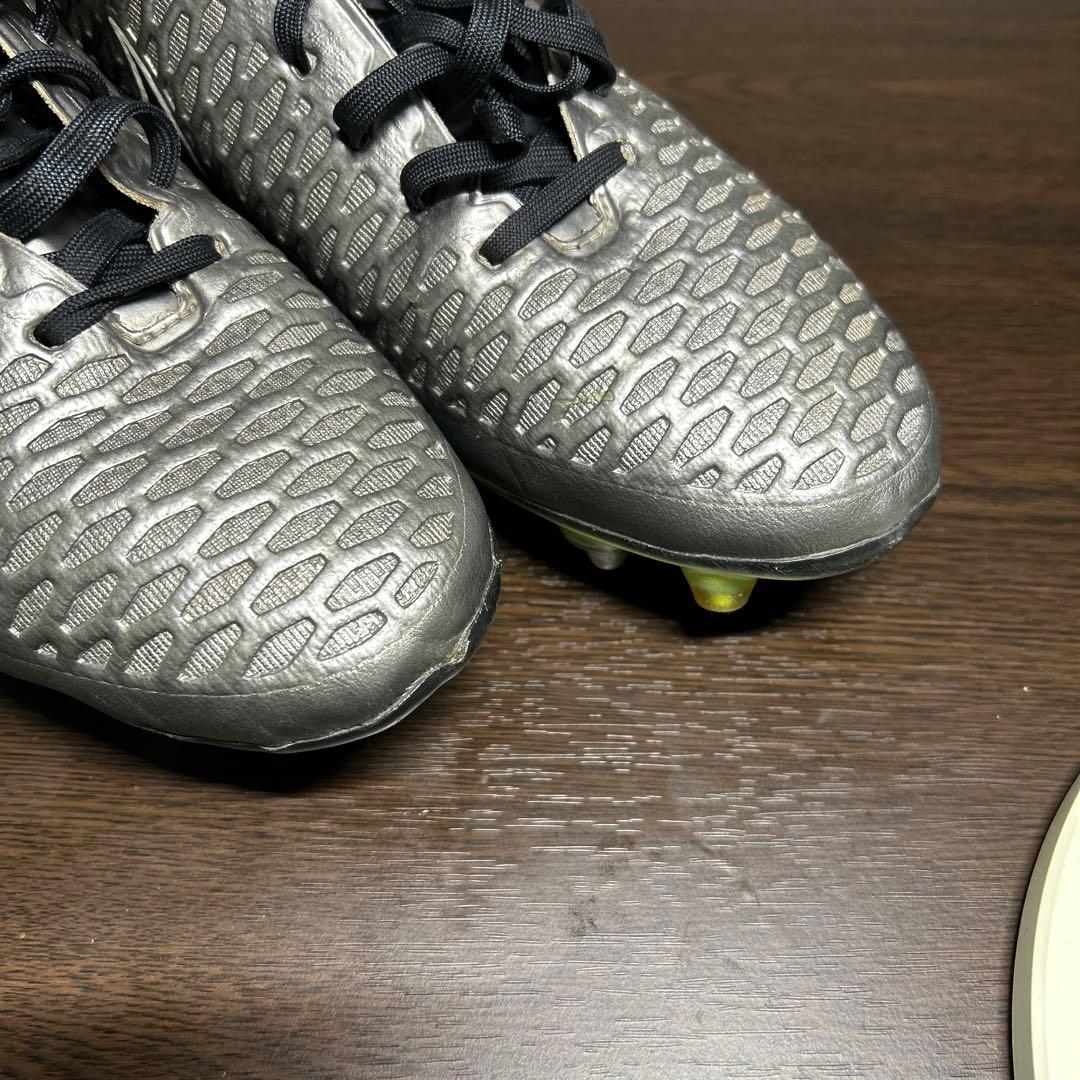 サッカースパイク　マジスタ取り替え式28cmシューズキーパー付き