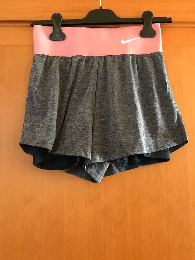 ナイキ　テニスウェア　ショートパンツ US-XSサイズ　新品