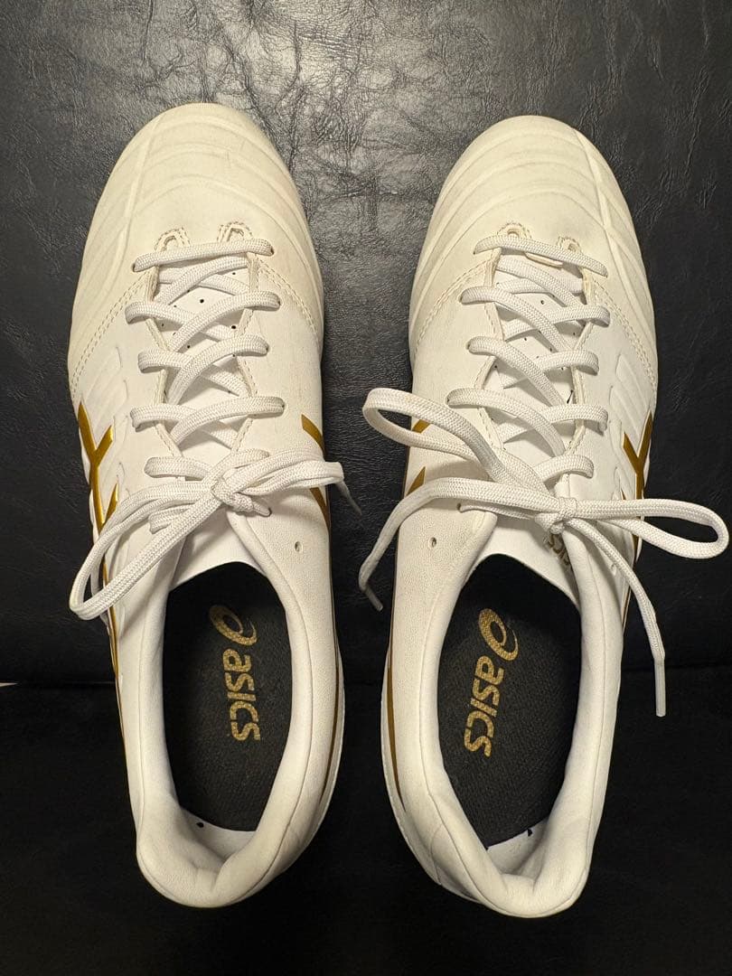 asics サッカーシューズ ホワイト/ゴールド　26.5