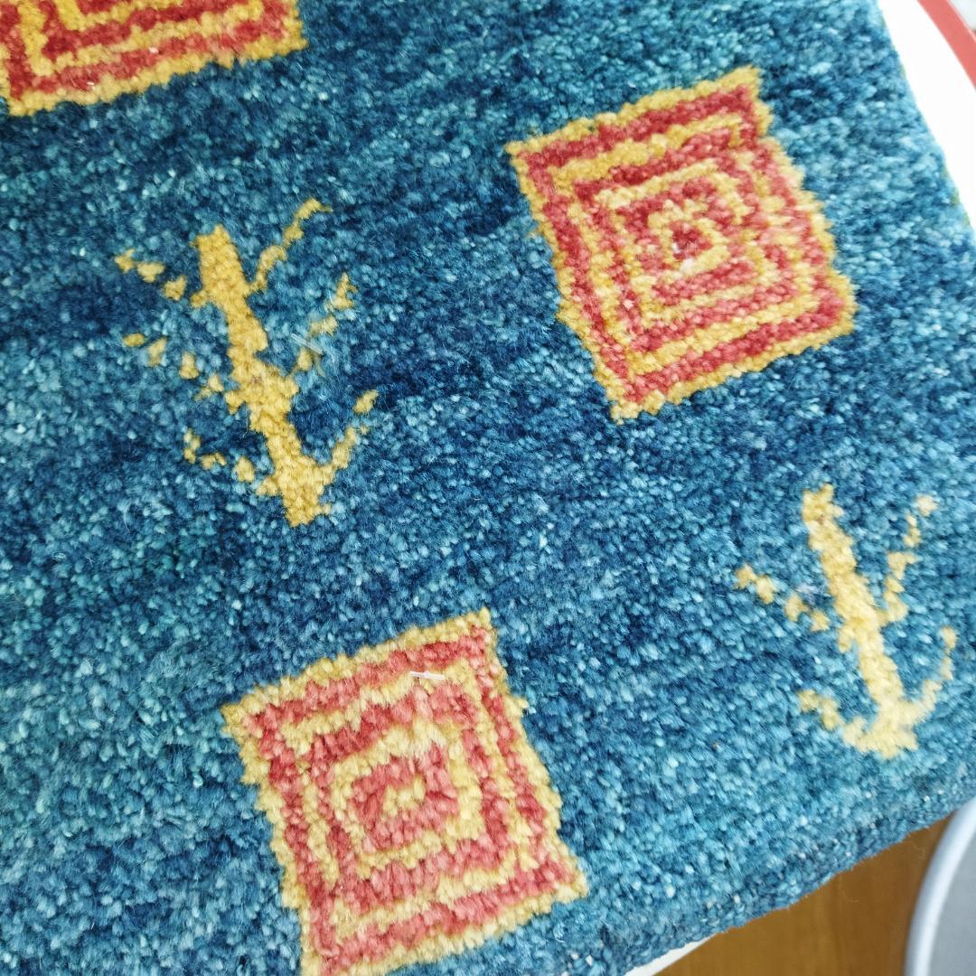 値下げします●ミニギャベ●32×35㎝●手織●本物●新品●3遊牧民が紡ぐギャッベ