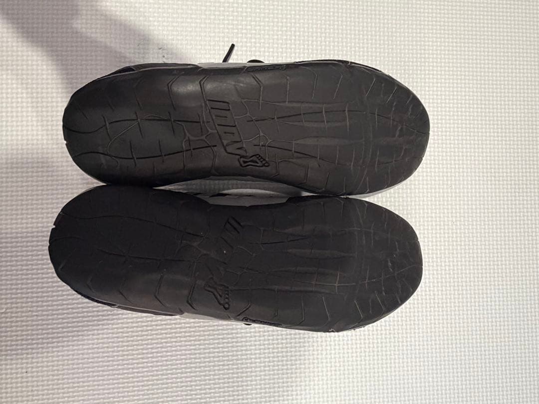 イノヴェイトトレーニングシューズ　INOV8 BARE-XF210 inov-8