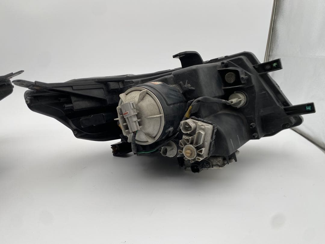スズキ ワゴンR スティングレー MH23S 純正 HIDヘッドライト左右セット