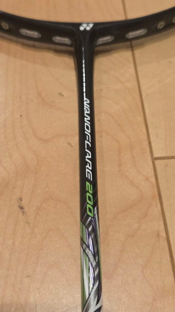 YONEX Nanoflare 200 ラケットとケース