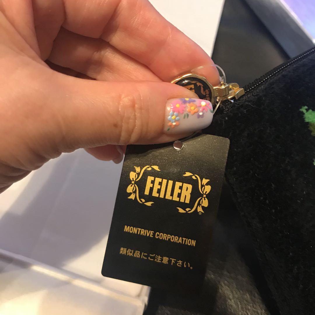 新品タグつき、フェイラー　ポーチ　使いやすいポケットつき　箱入り