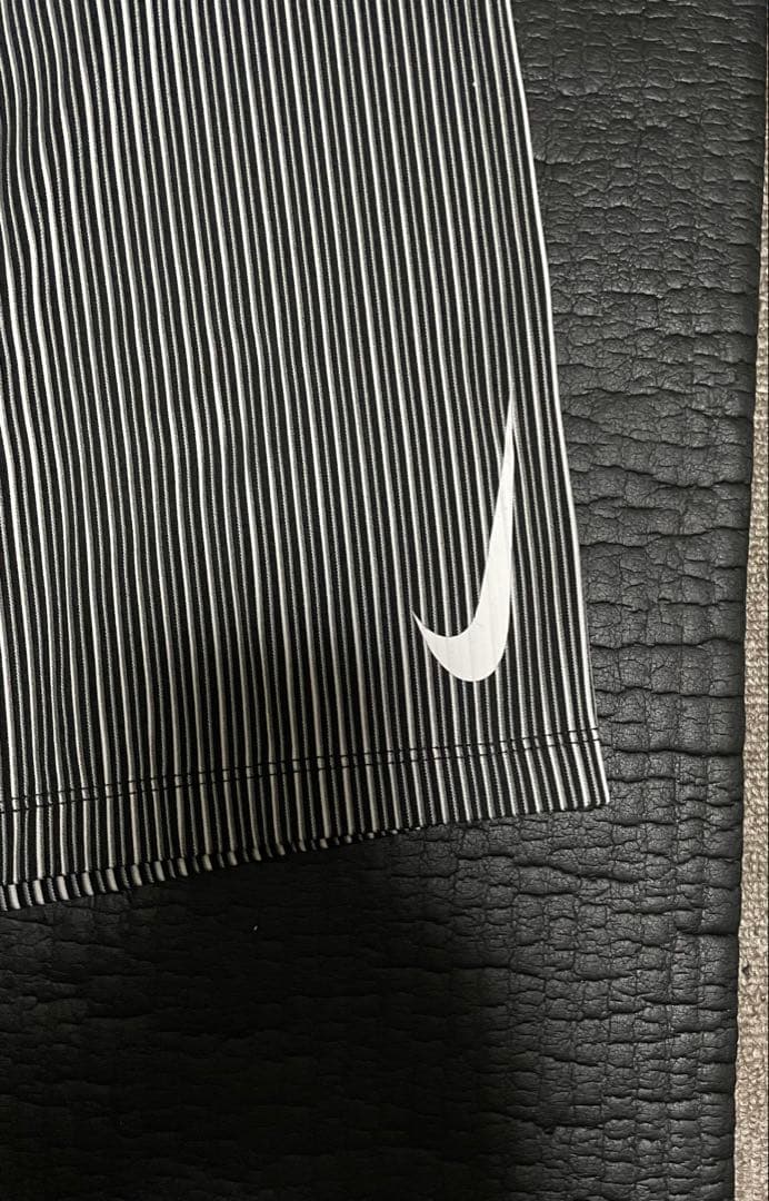 NIKEエアロスイフトハーフタイツ　L