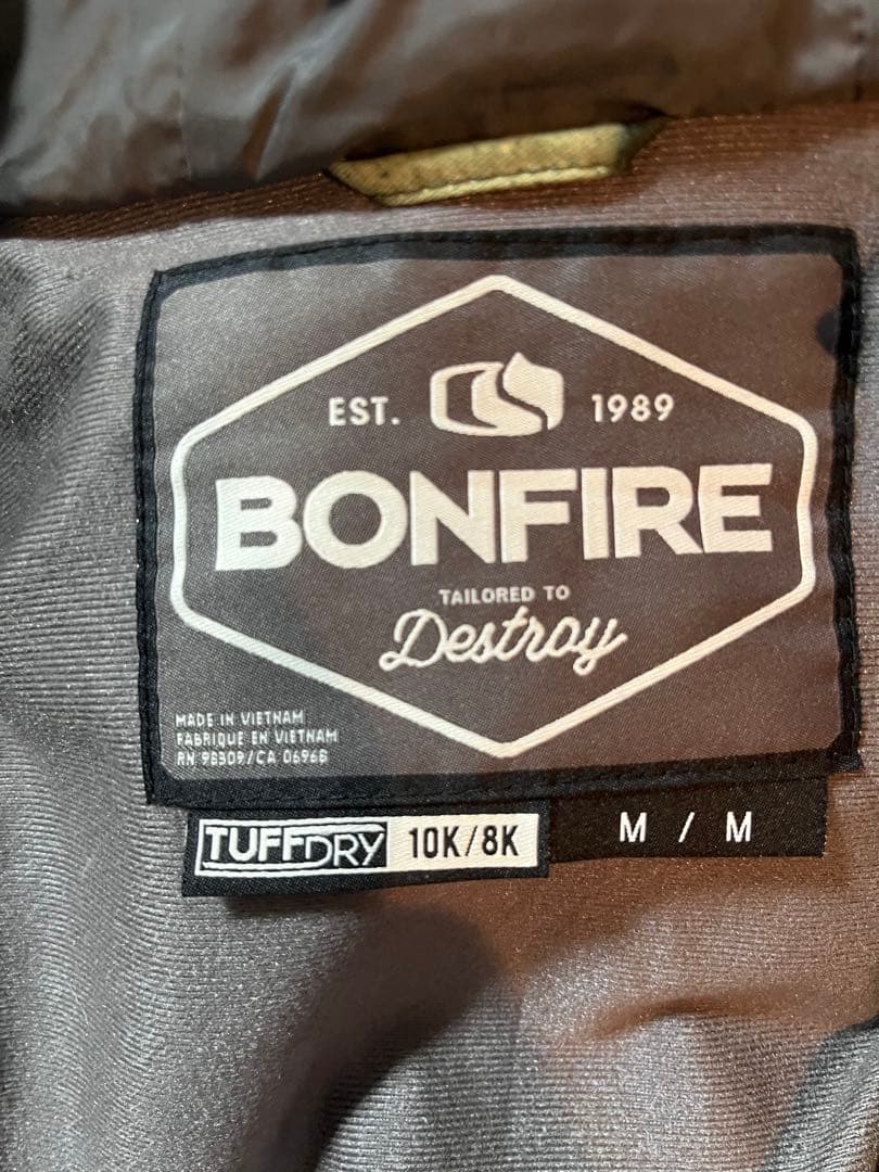 BONFIRE 迷彩ボードウェア&オレンジパンツ