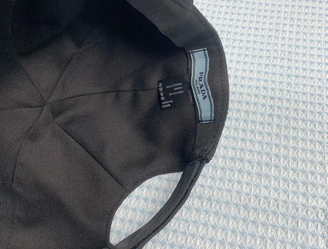 PRADA プラダスボールキャップ j