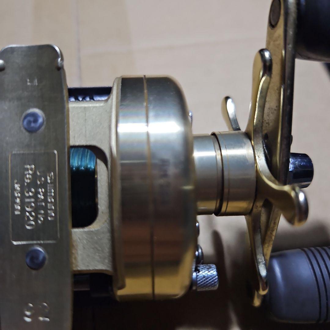 v*e様 SHIMANO CALCUTTA リール ゴールド