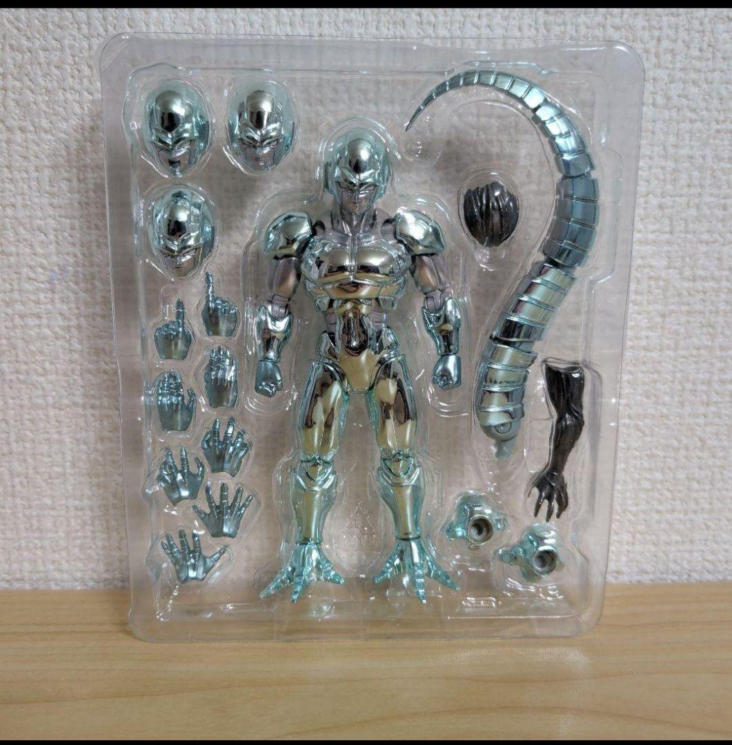 S.H.Figuartsメタルクウラ