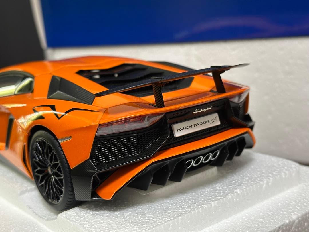 オートアート1/18 ランボルギーニアヴェンタドール SV