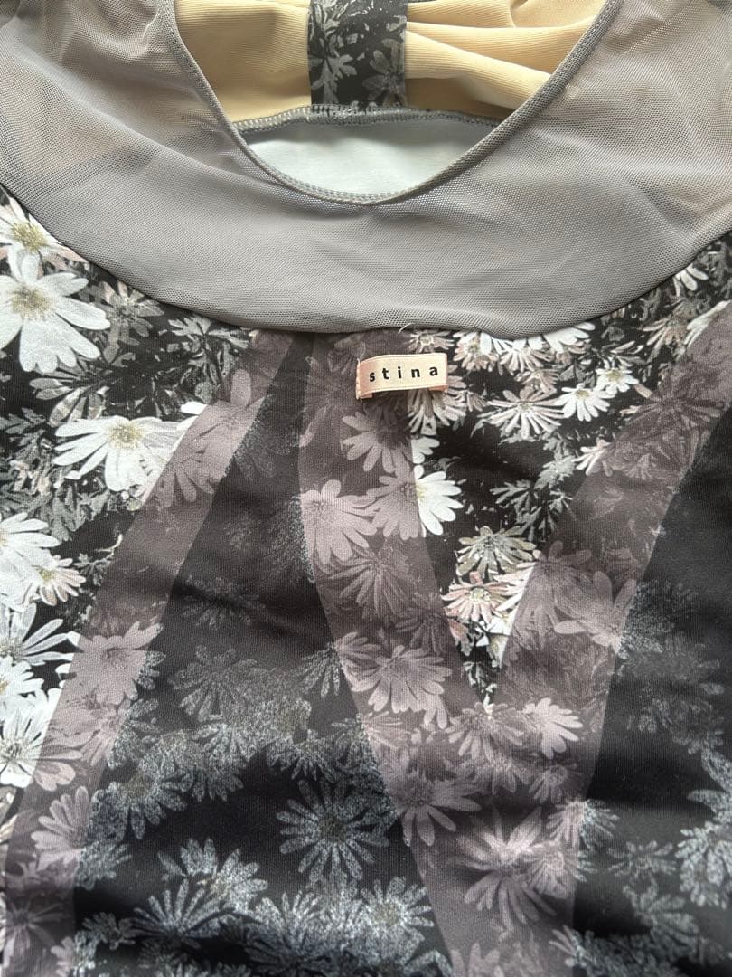 「美品」stina type L 長袖　花柄レオタード Sサイズ