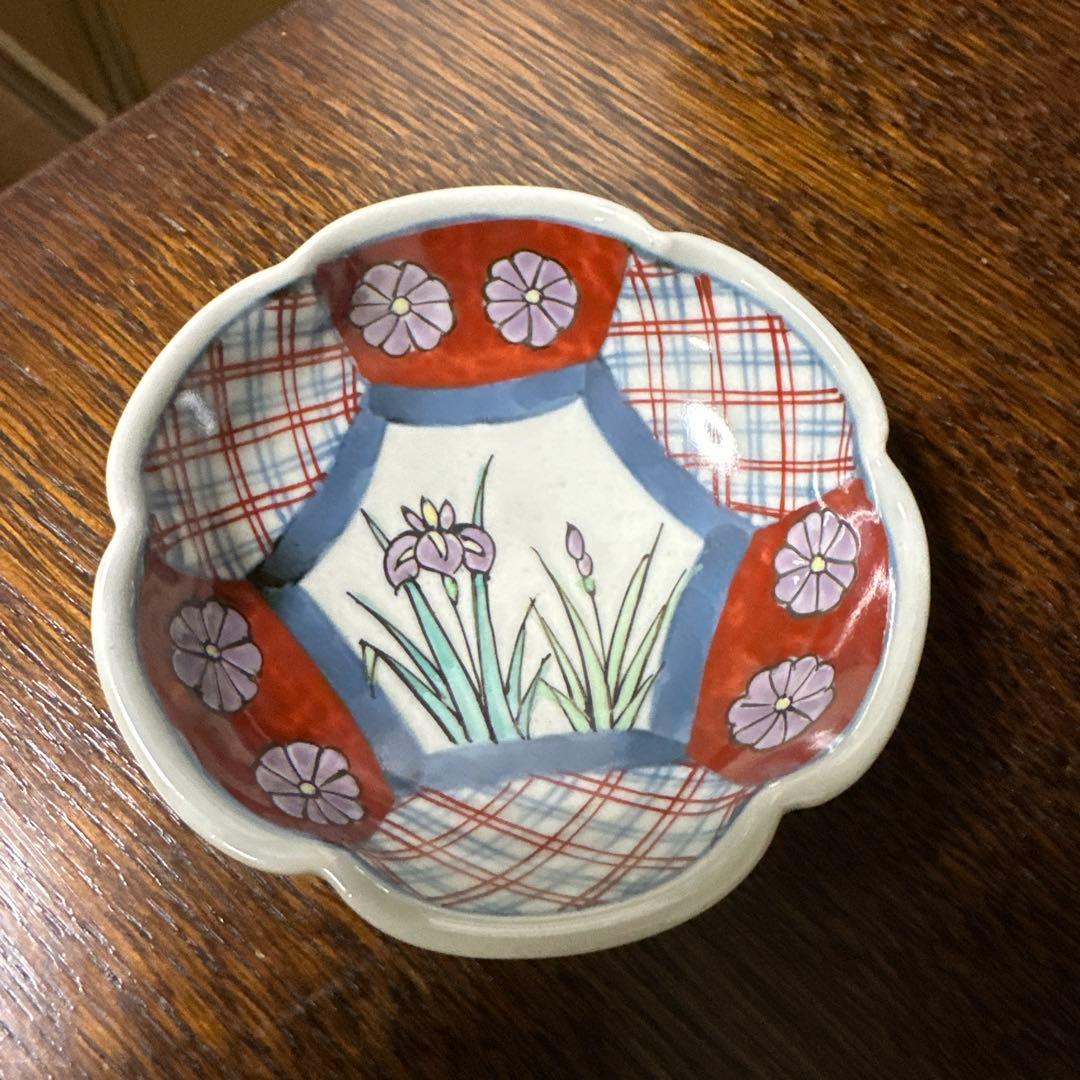 新品、佐藤走波(五代. 68才)染め錦、あやめと格子文の小鉢