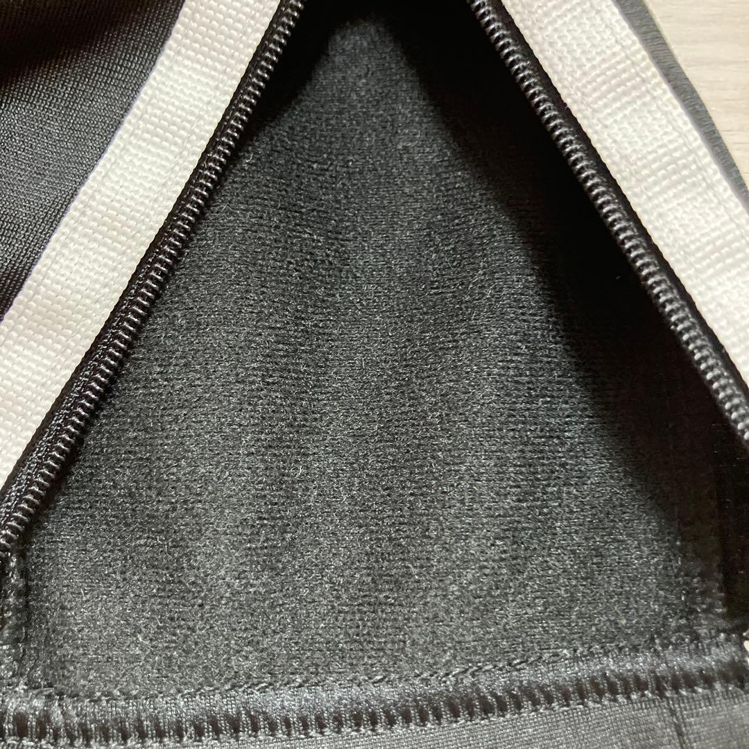 【希少】adidasブラック ジャージパンツ 3本ライン　細身