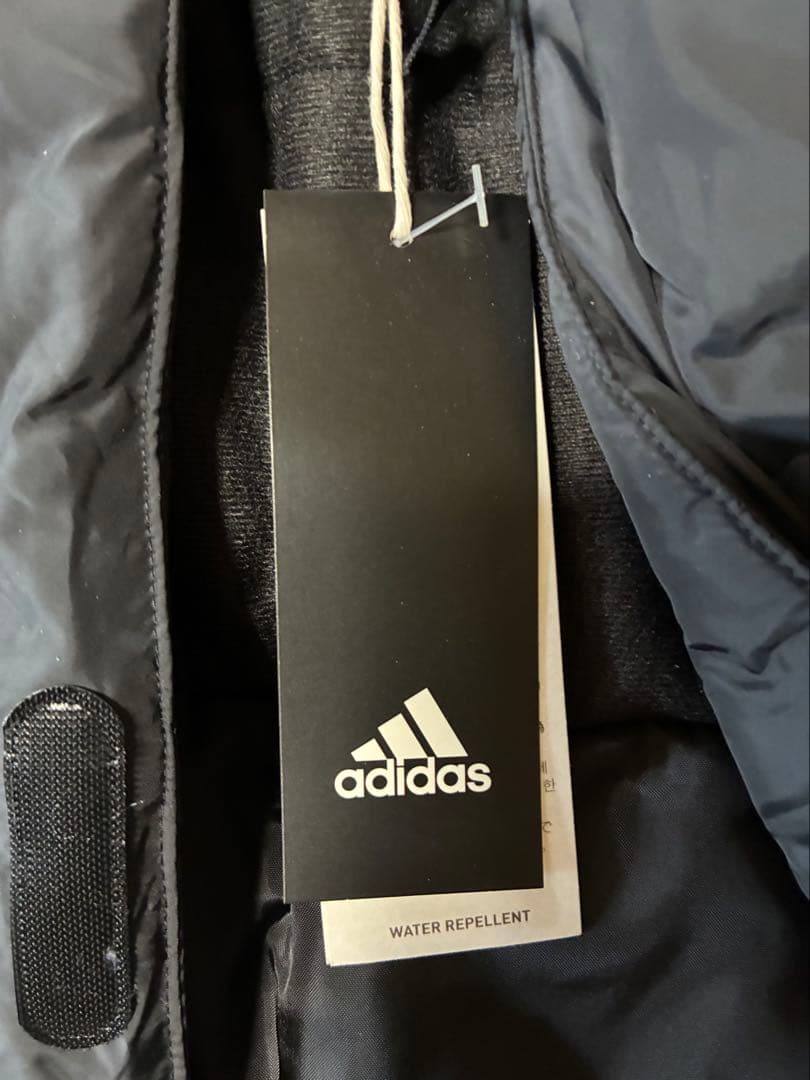 adidas ブラック ロングコート