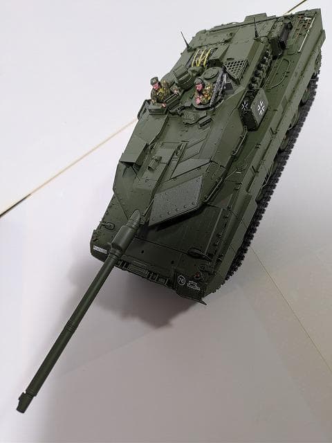 ドイツ軍戦車モデル 1/35 スケール レオパルト２A7V