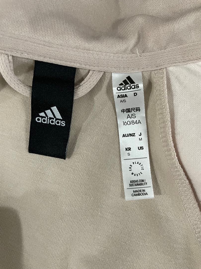 adidas トラックスーツ　EVE06 IC0391