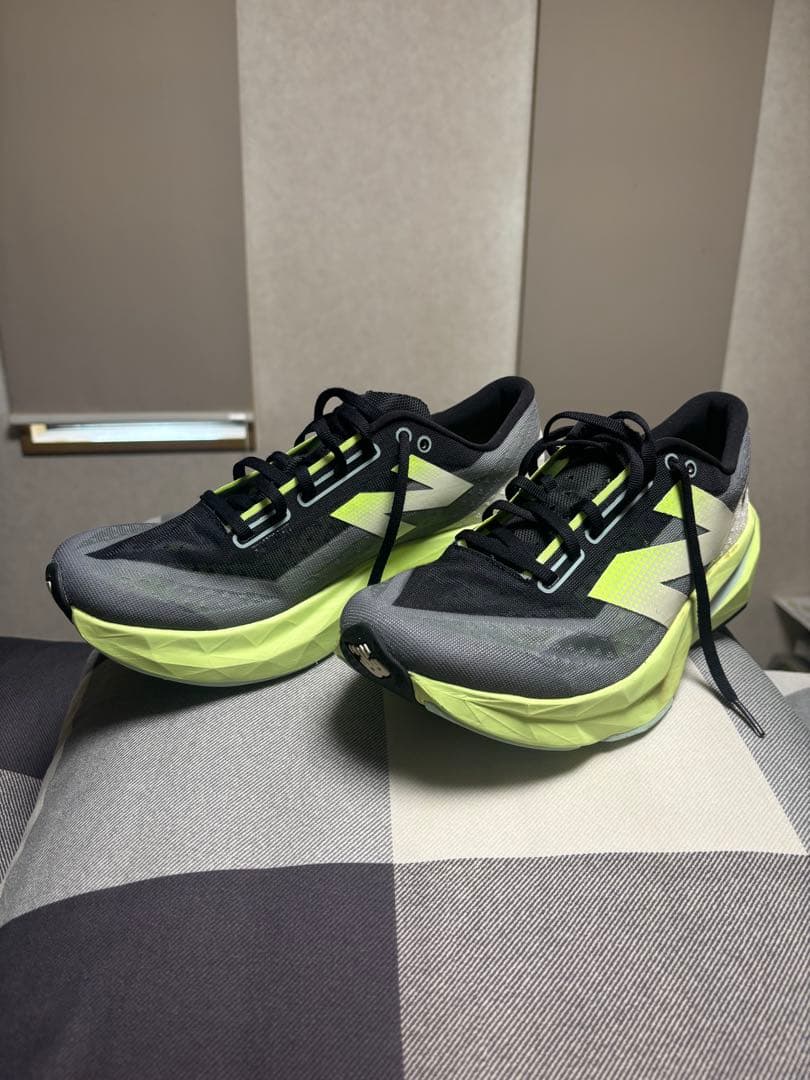ニューバランスfuelcell Rebel V4 26.5