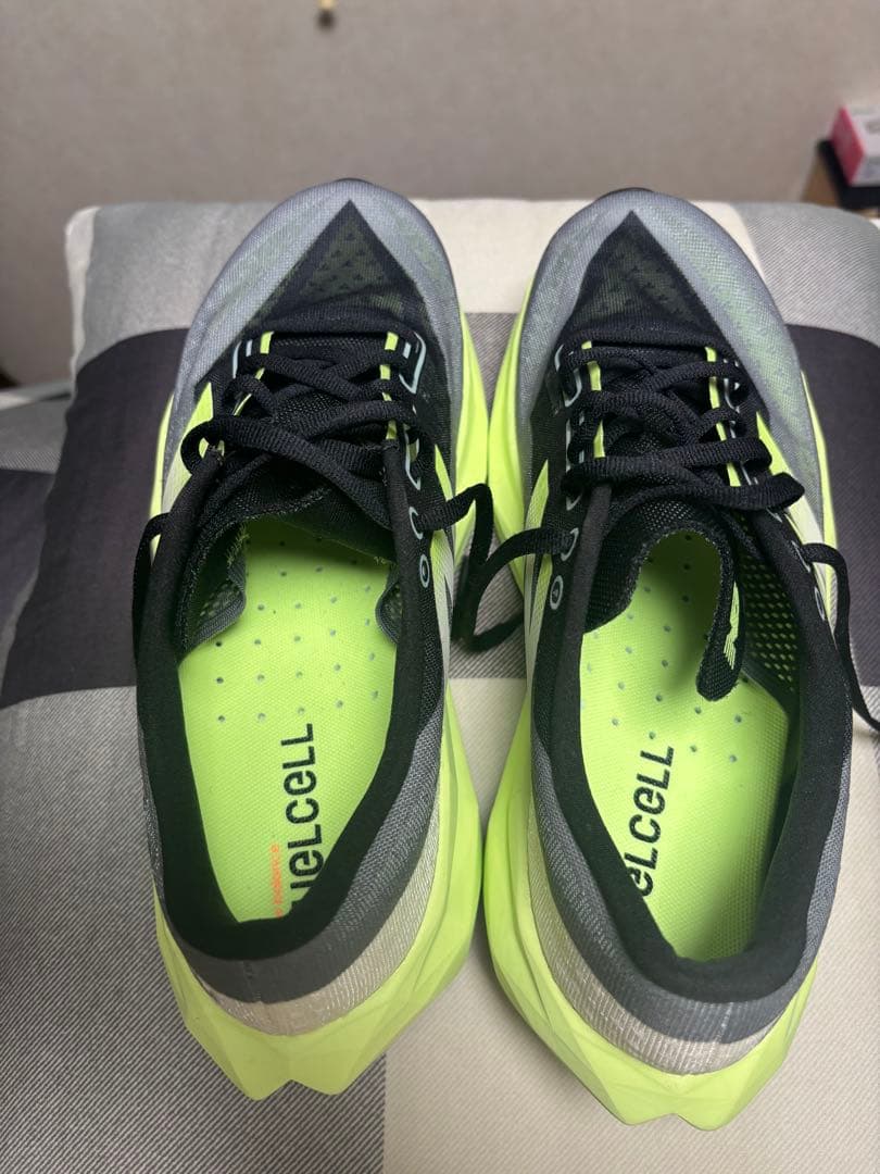 ニューバランスfuelcell Rebel V4 26.5
