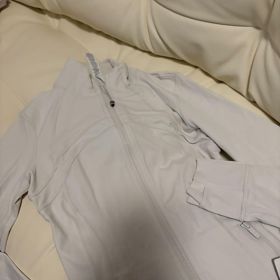 『未使用品』Lululemon define bone サイズ4