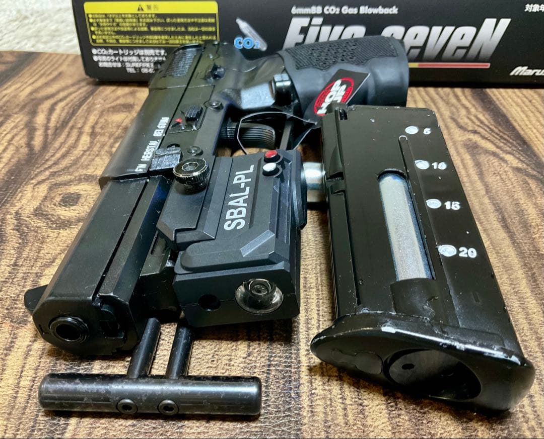 FN Five-seven ガスガン SBA-PL付き(CO2/18歳以上)
