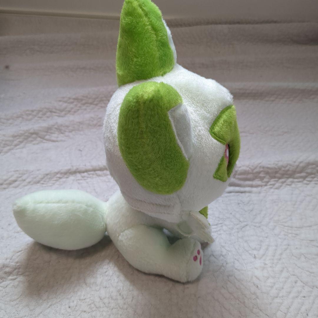 ポケットモンスター なでてみつめてぱちくりニャオハ