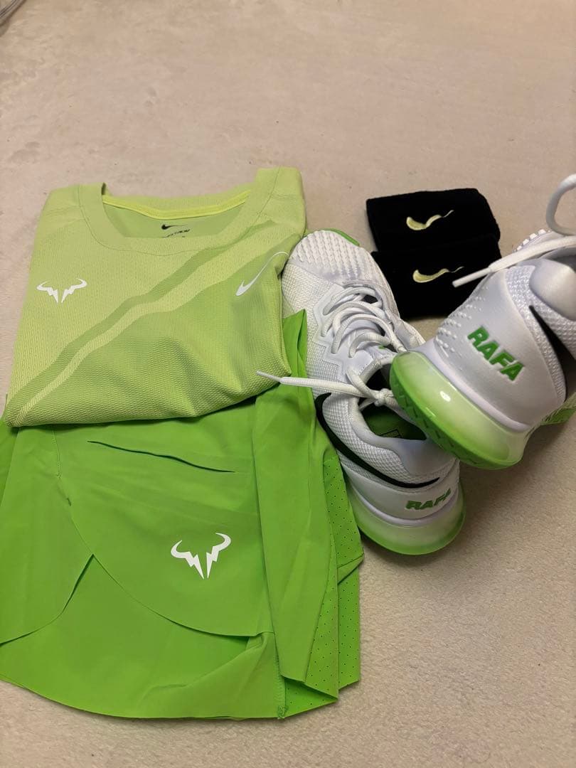 あのリストバンド付き‼️【ナダル】ウィンターコレクション　上下ウェア