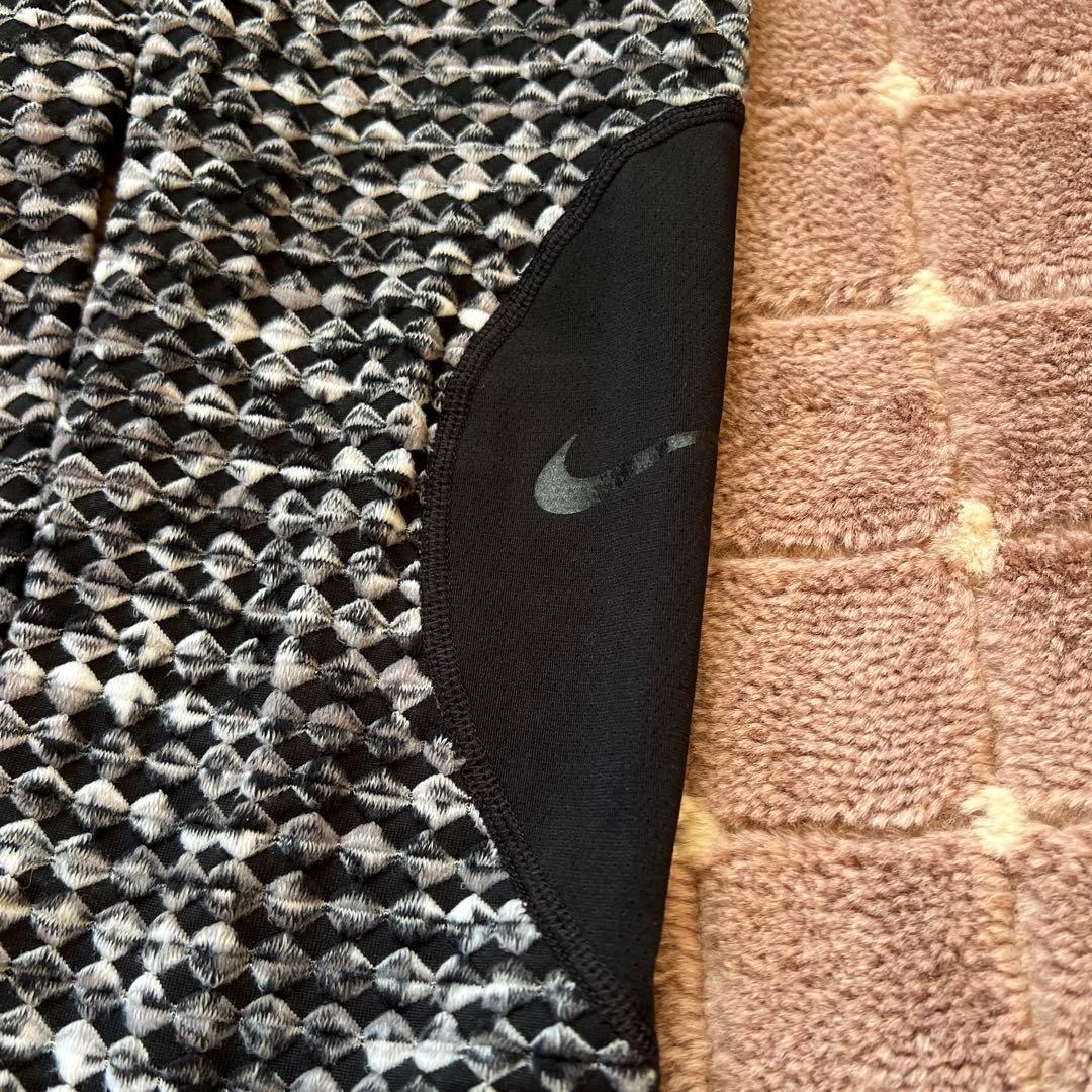 ナイキ　プロ　nike pro hyperwarm セットアップ　トレーニング