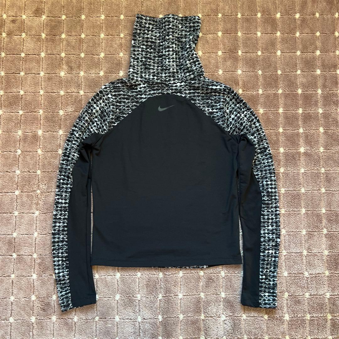 ナイキ　プロ　nike pro hyperwarm セットアップ　トレーニング