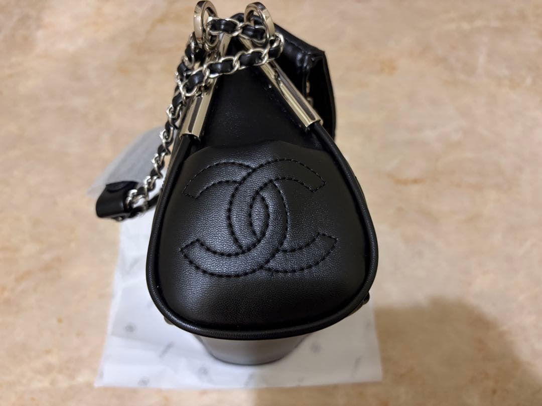 新品未使用　CHANEL ブラックレザー ショルダーバッグ　ノベルティ