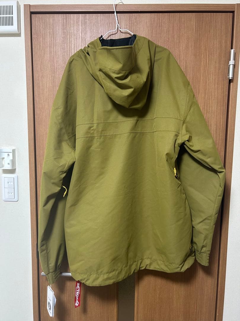 ジャケット新品 パンツほぼ未使用volcom ウェア上下 xxl