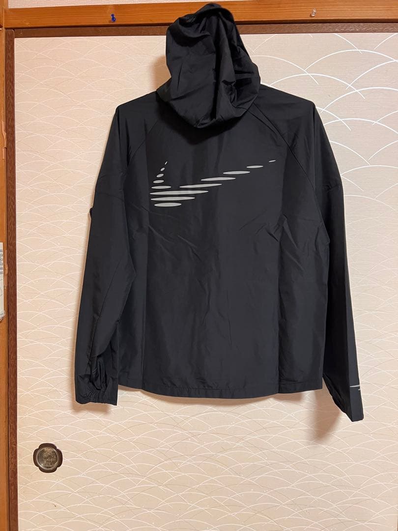 Nike ウィンドブレーカー M 新品
