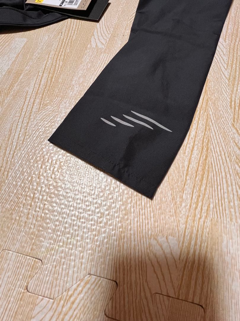 Nike ウィンドブレーカー M 新品