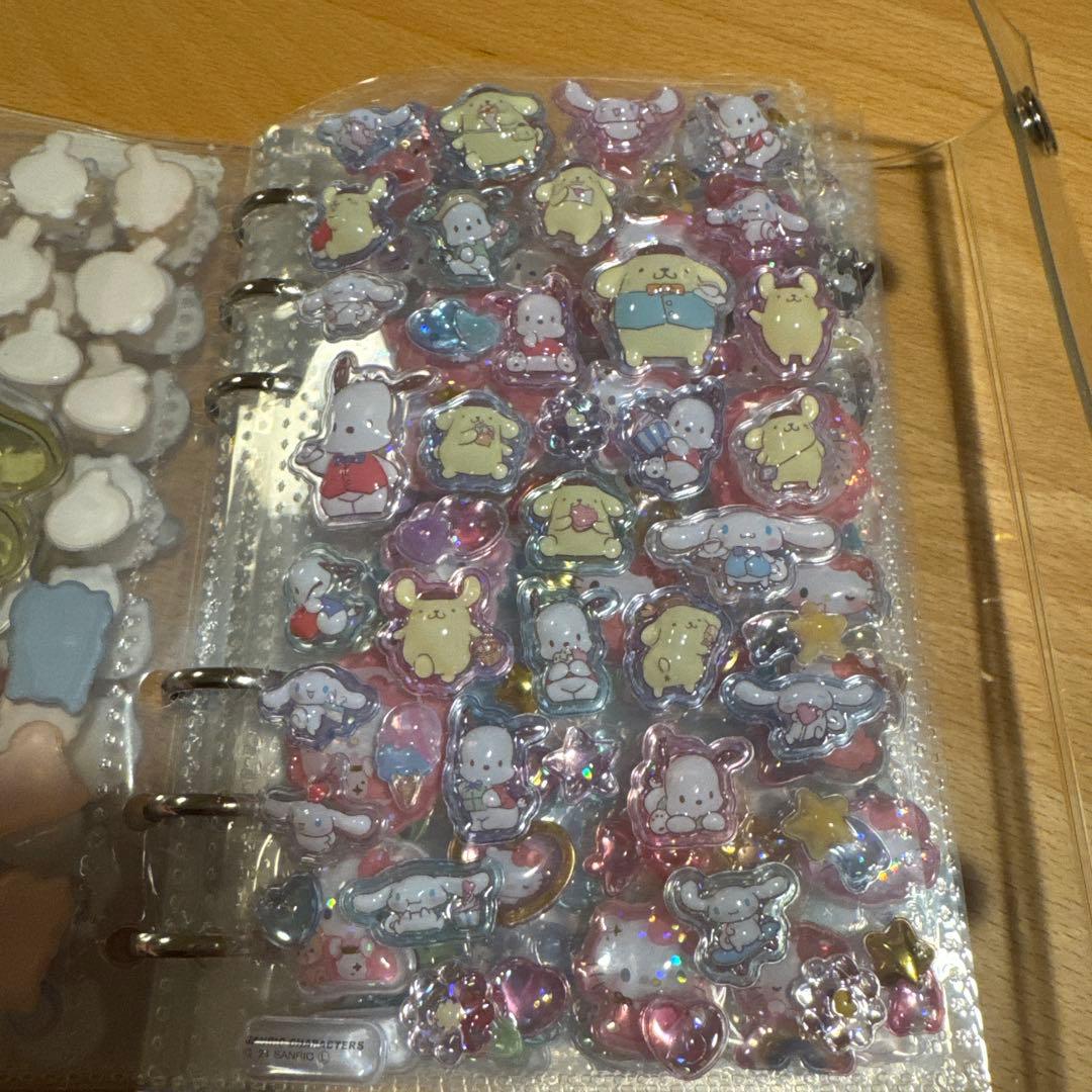 シール帳完成品　ちいかわ　サンリオなどまとめ売り