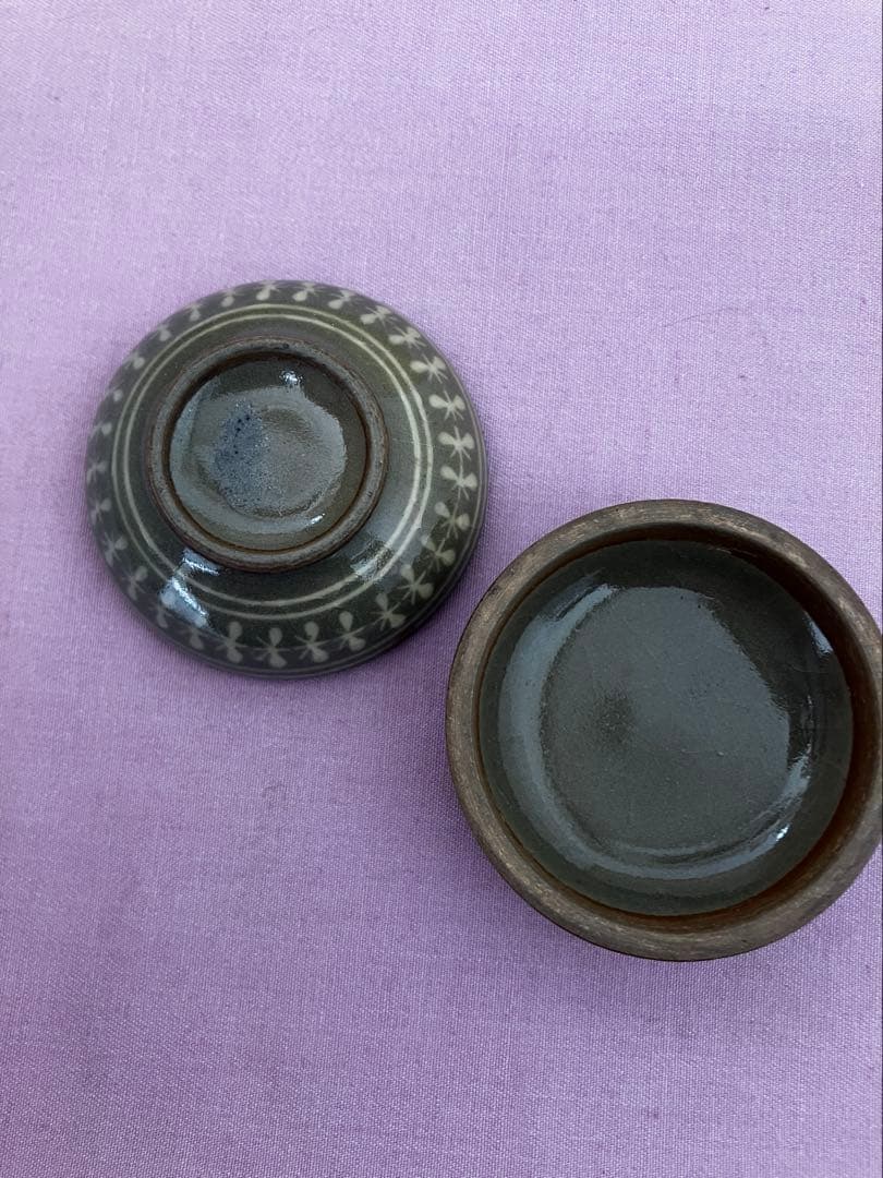 御本立鶴碗・青磁香合