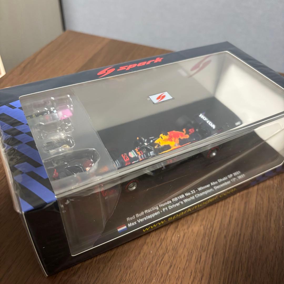 [SMC限定版] スパーク RB16B 1/43 Abu Dhabi マックス