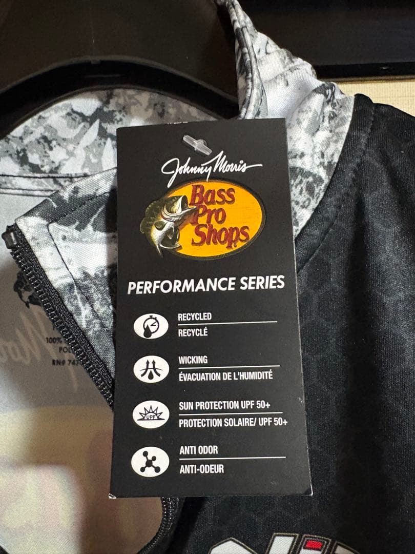 Bass Pro Shops フィッシングウェア