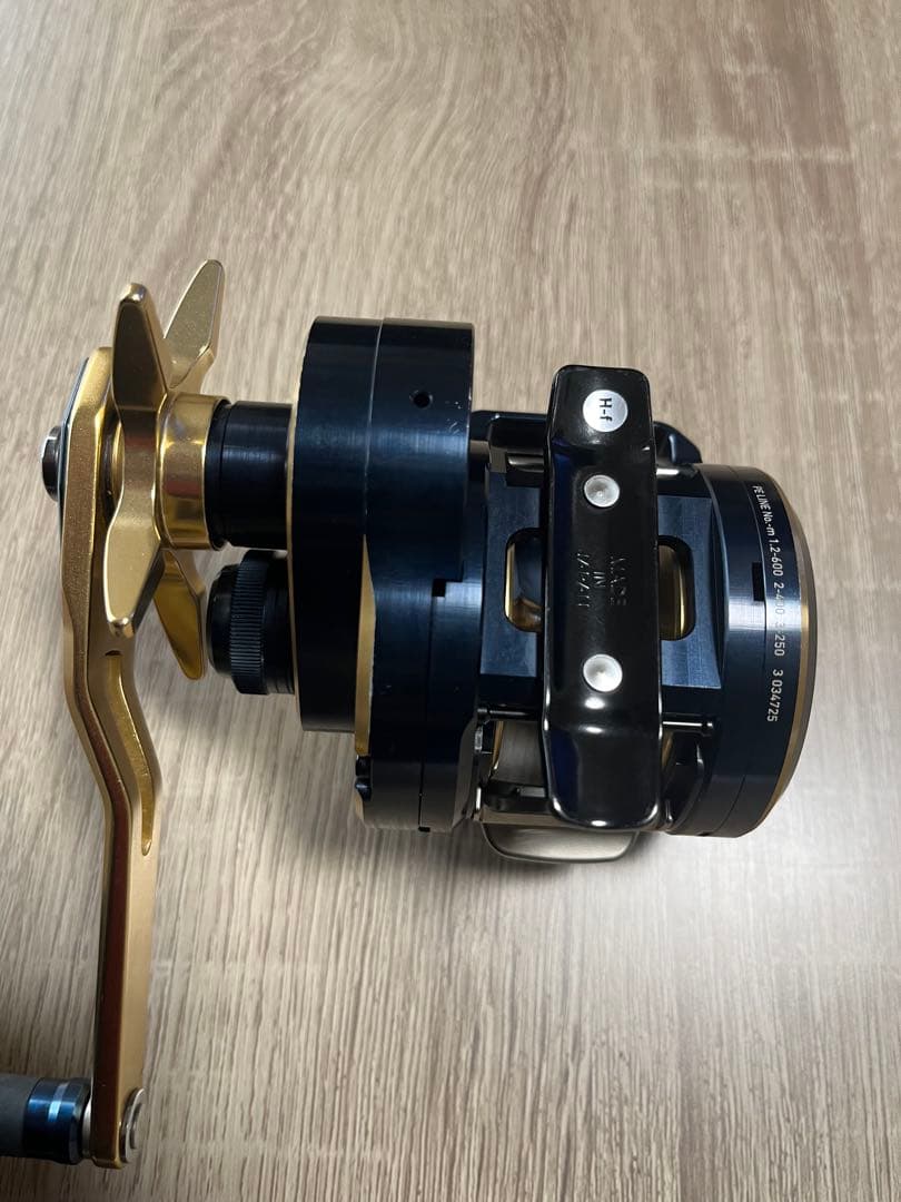 DAIWA 21 SALTIGA IC 300H-SJ ベイトリール