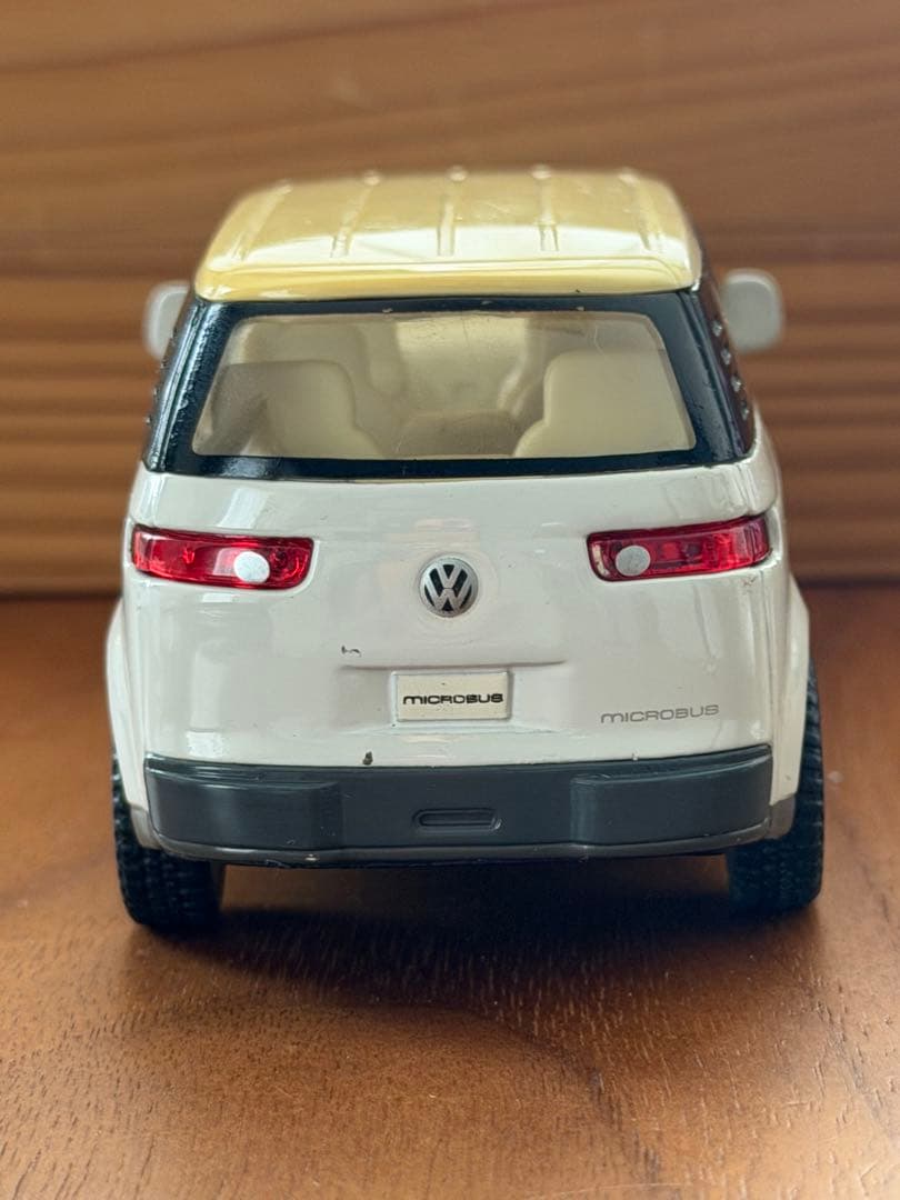 VolkswagenMicrobus コンセプトミニカー ホワイト/ベージュ