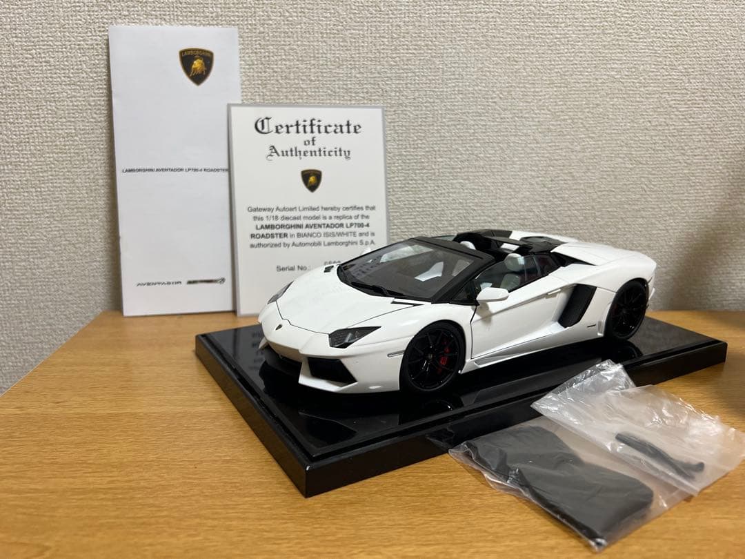 値下げしましたAutoart1/18ランボルギーニアヴェンタドールロードスター