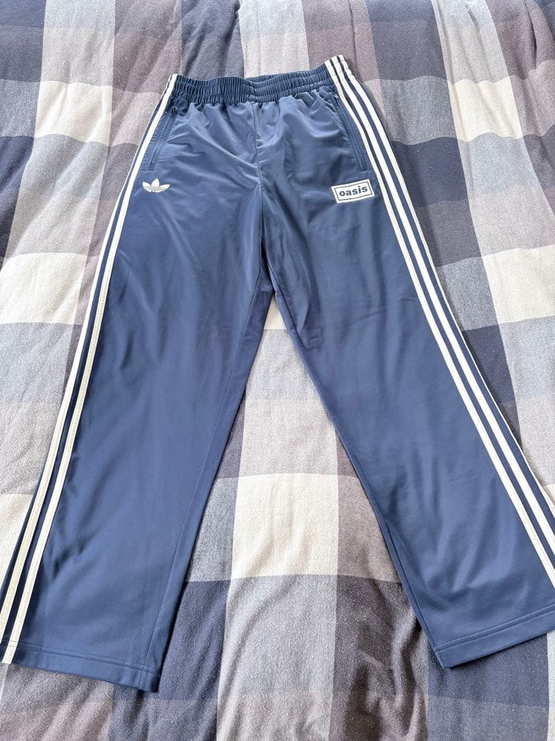 adidas oasis ジャージパンツ ネイビー