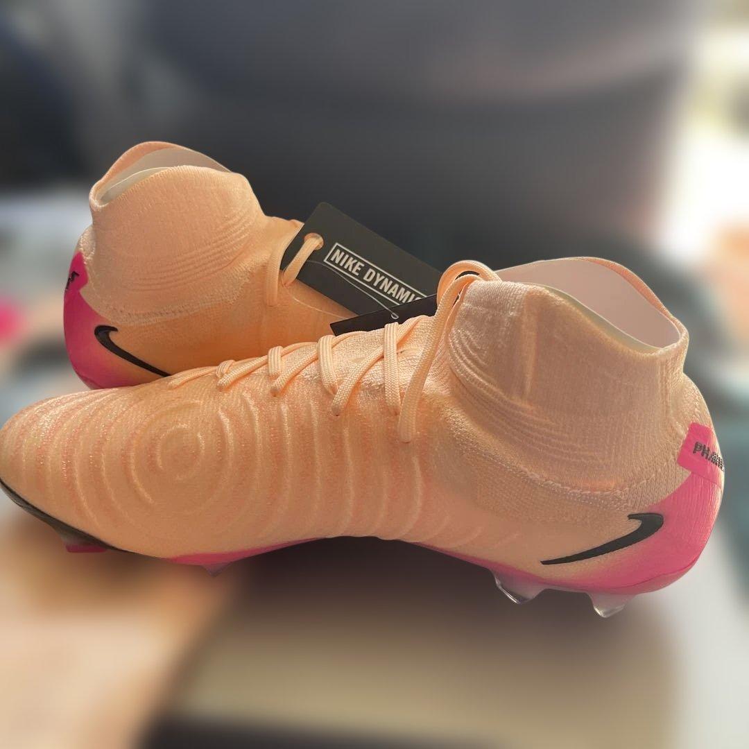 新品Nike ファントムルナ2エリートFG ￼サッカースパイク